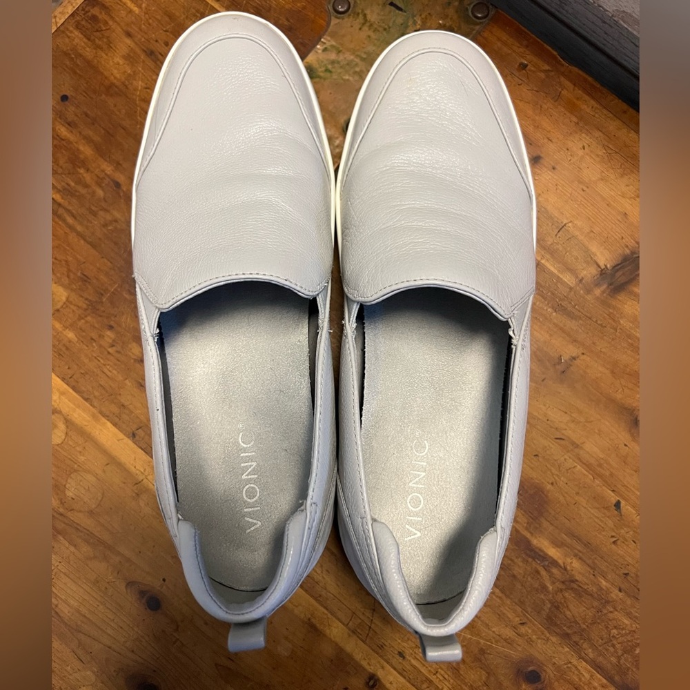 Vionic Women's Light Gray Leather Slip-On Sneakers